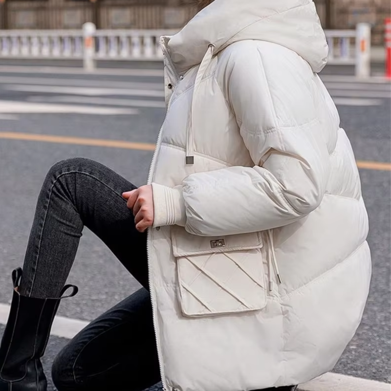 Vanile | Wintermantel für Damen mit Steppdesign, Abnehmbarer Kapuze und Taschen mit Klappen