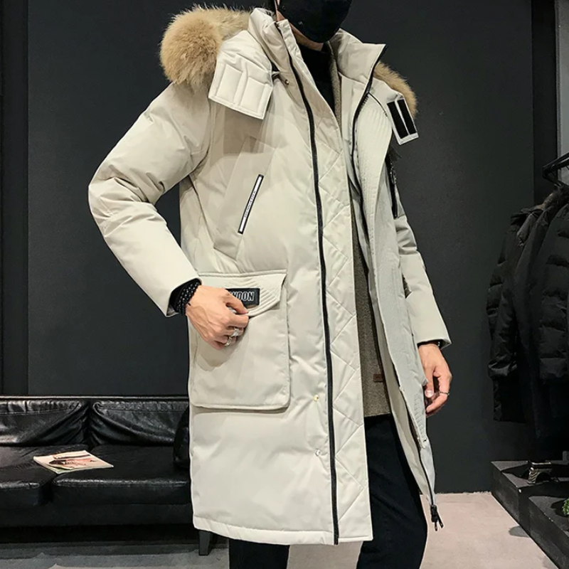 Bastien | Langer Wintermantel für Herren mit Kapuze aus Kunstfell und mehreren Taschen