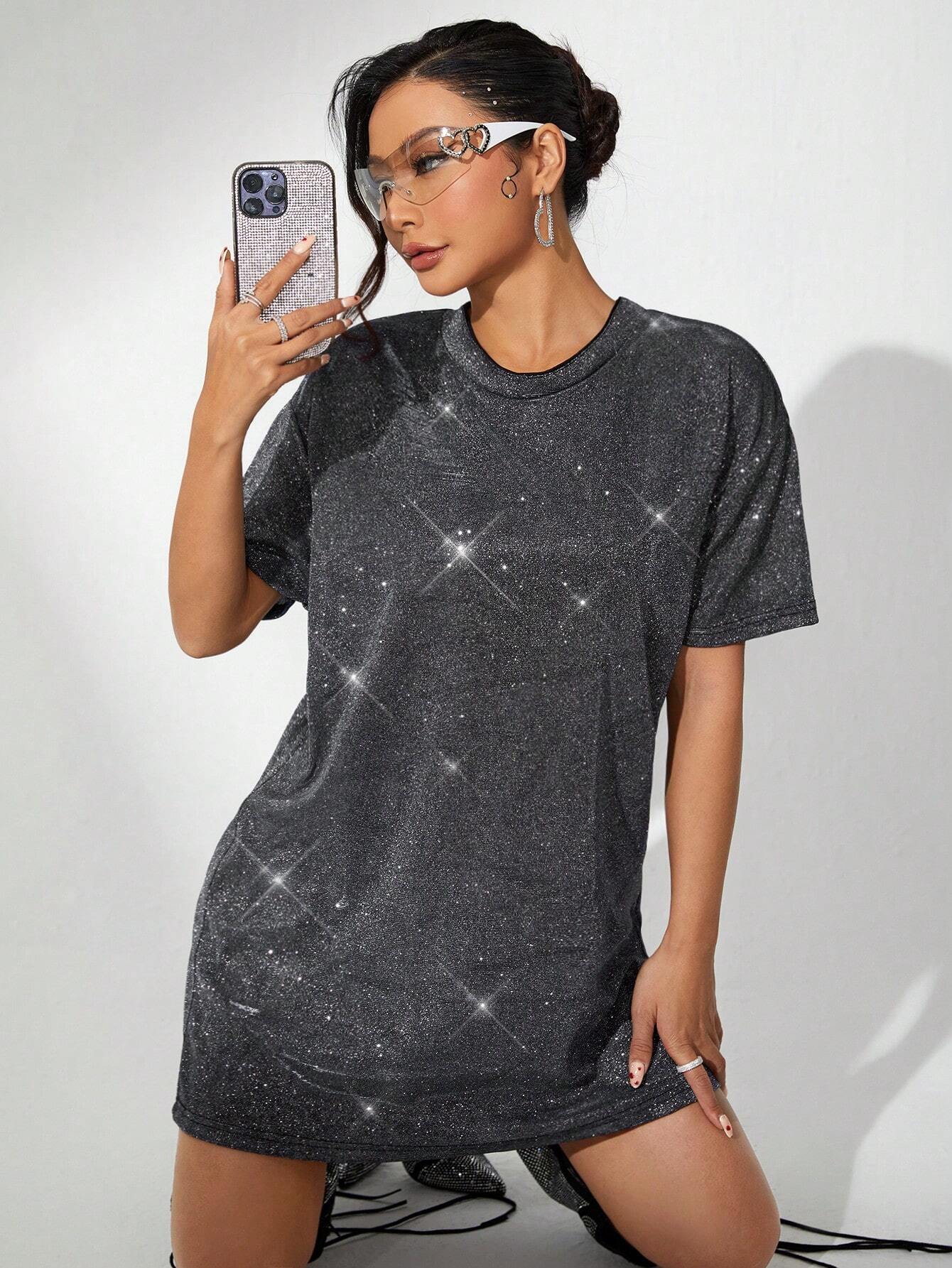 Luisa | T-Shirt-Kleid mit schulterfreiem Paillettenbesatz