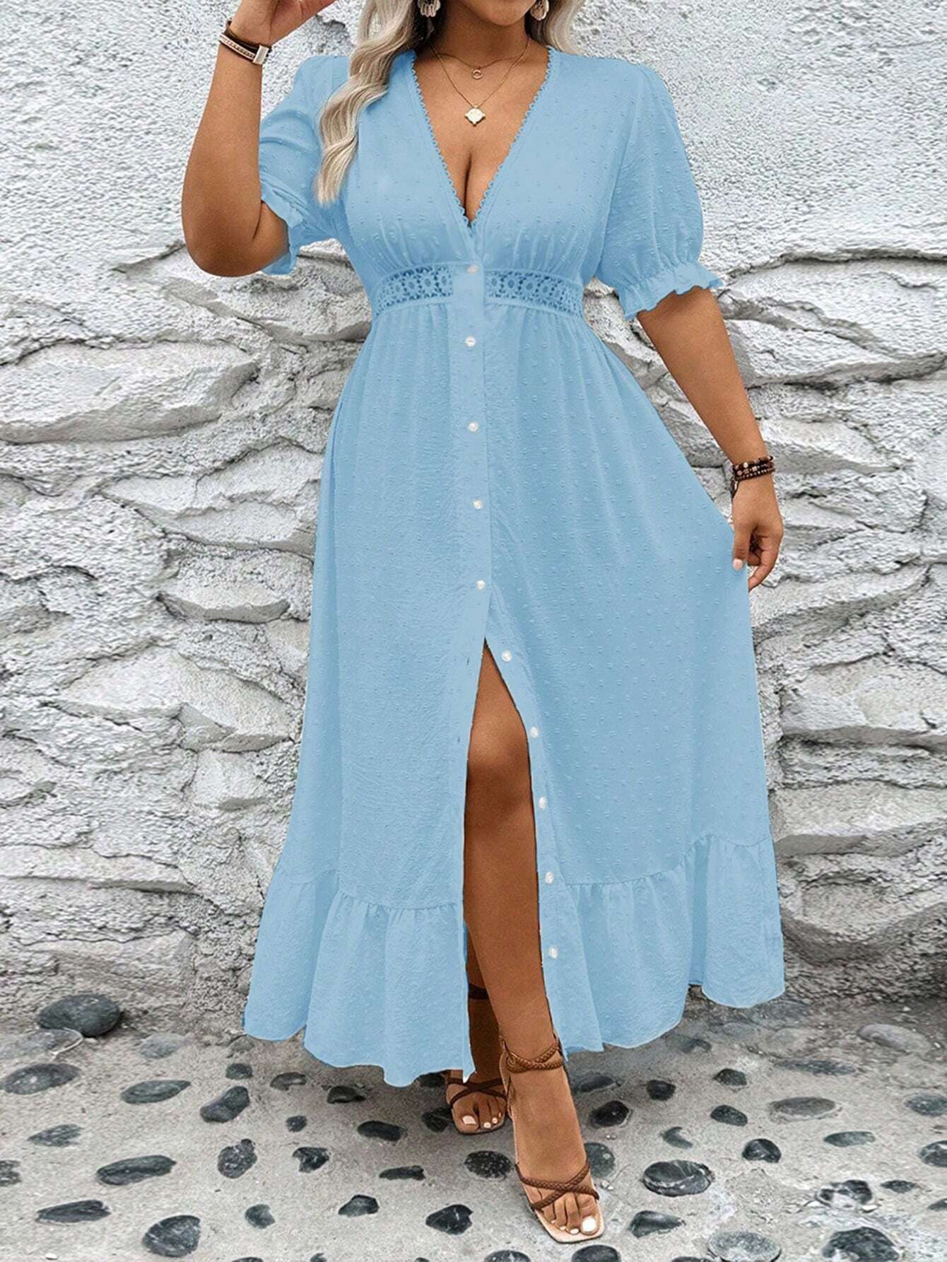 Penelope-Midi Übergröße Kleid mit tiefem V-Ausschnitt und Oberschenkelschlitz