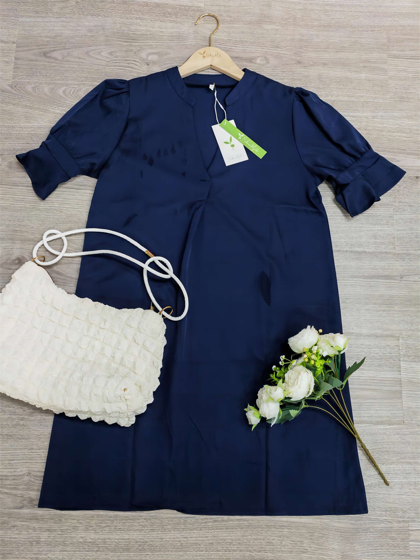 Laurelle | Stilvolles Einfarbiges Minikleid mit Halben Ärmeln