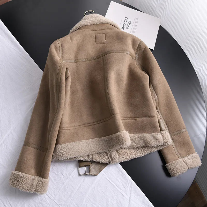 Geneviev | Bequemer Damen-Wintermantel aus Wildleder mit verstellbarem Gürtel und Fleece-Futter