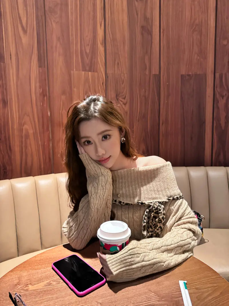 Offie | Damen Off-Shoulder Leopard Pullover – Strick mit Schleifen-Detail