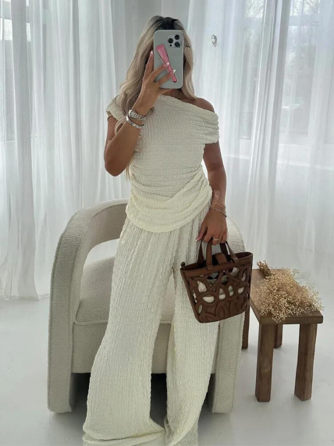 Verena | Stylisches Sommer-Top und Weite-Hosen-Kombination