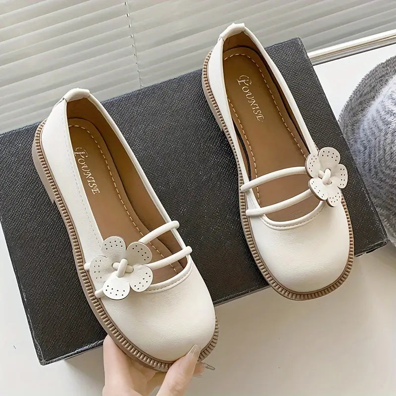 Jea | Trendige Schuhe mit Blumenakzent und flachem Mund