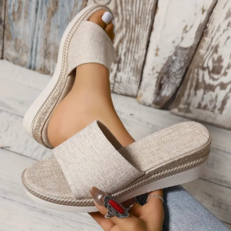 Cove | Trendige Sommer Slip-On Keilsandaletten