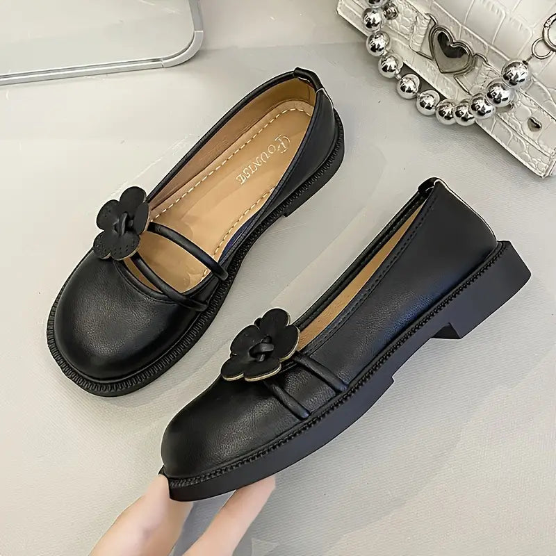 Jea | Trendige Schuhe mit Blumenakzent und flachem Mund
