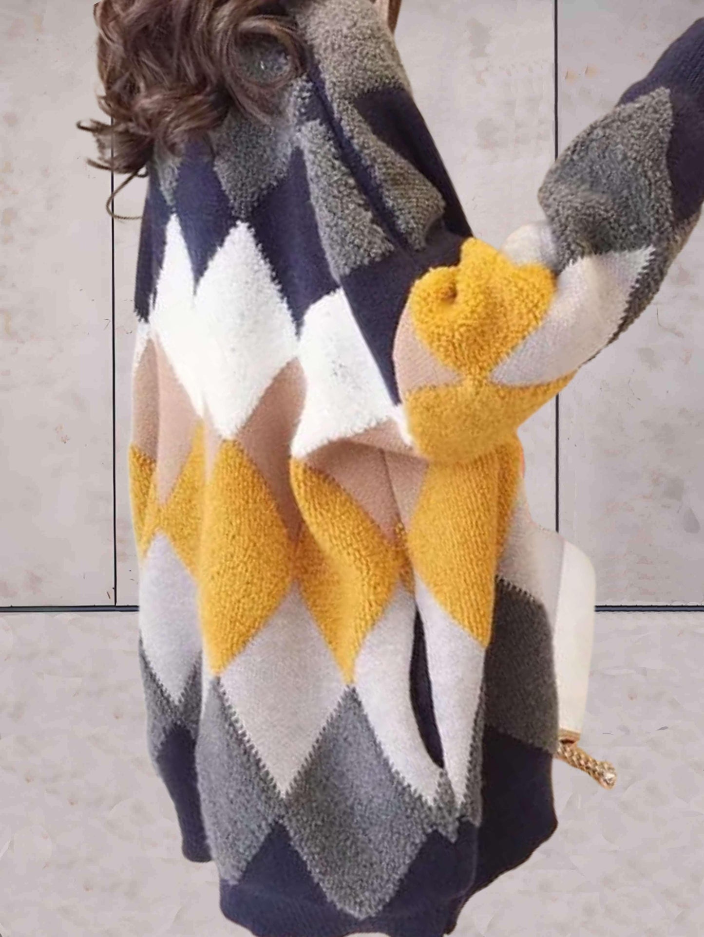 Mykee | Langer, lockerer Strick-Cardigan mit V-Ausschnitt, Knopfverschluss und Rautenmuster