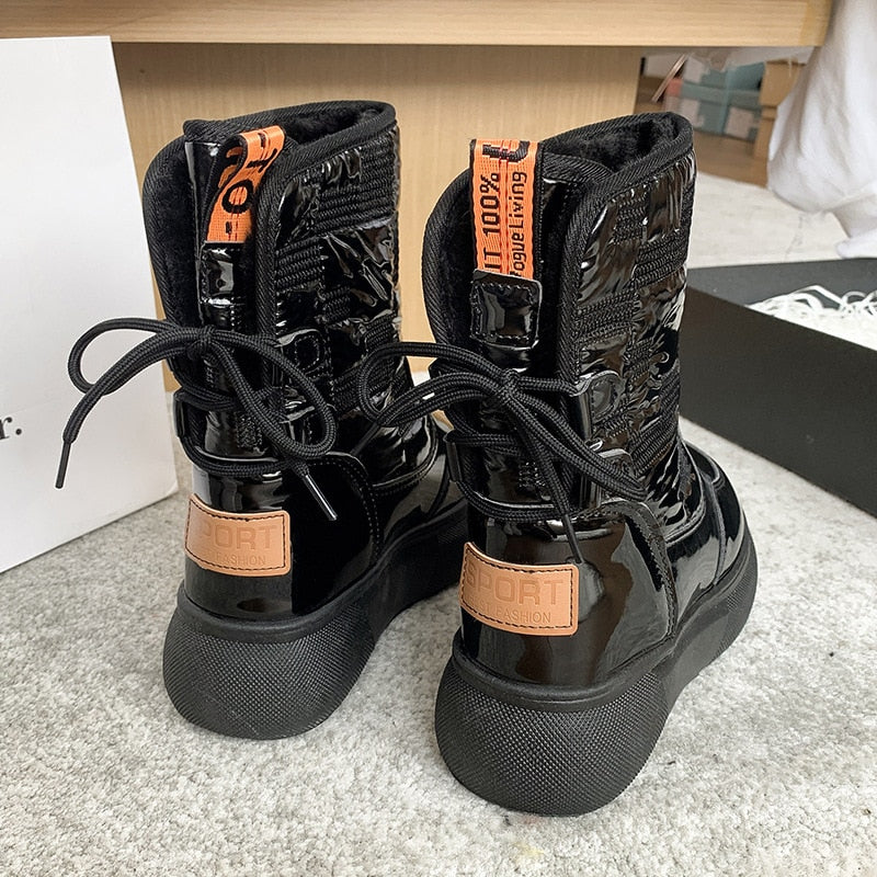 Heloina | Orthopädische Winterstiefel mit dickem Absatz und Schnürung hinten