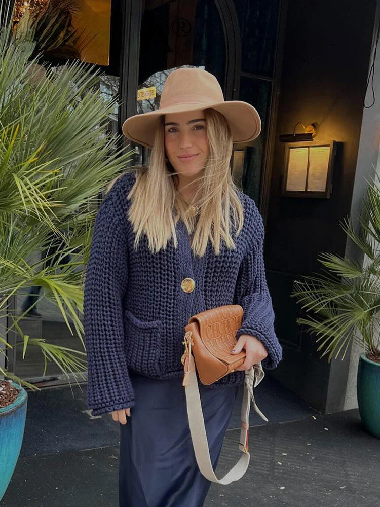 Magalie | Strickjacke für Damen mit V-Ausschnitt, Großen Knöpfen und Taschen – Perfekt für den Herbst