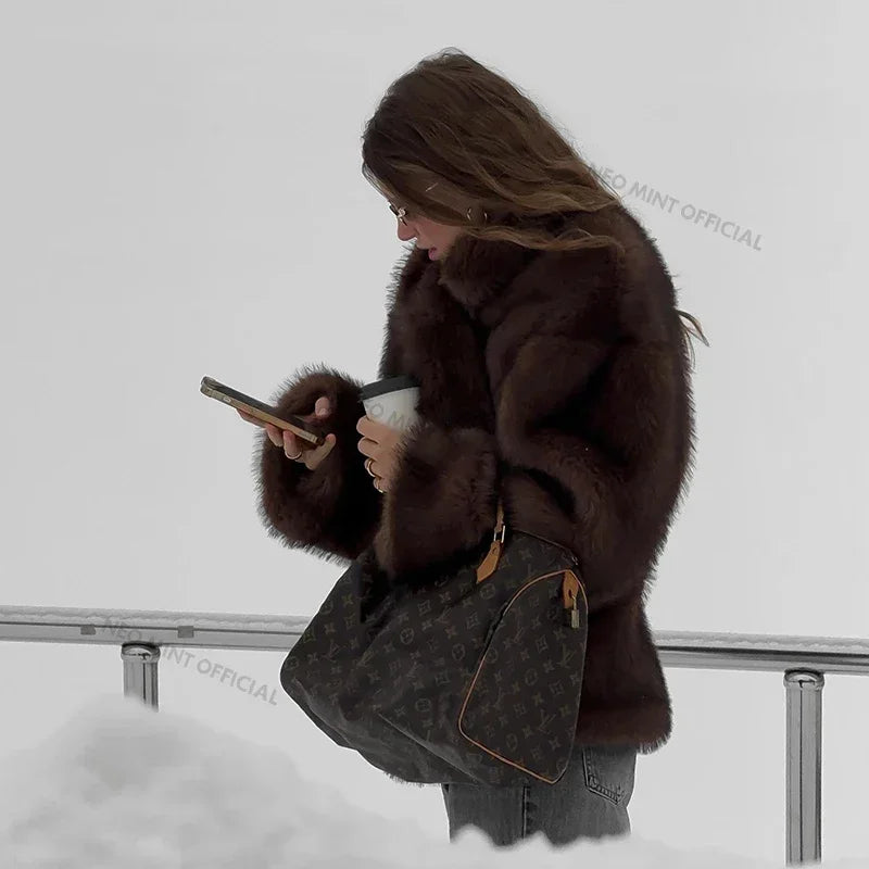 Eyi | Flauschiger Wintermantel aus Kunstfell für Frauen