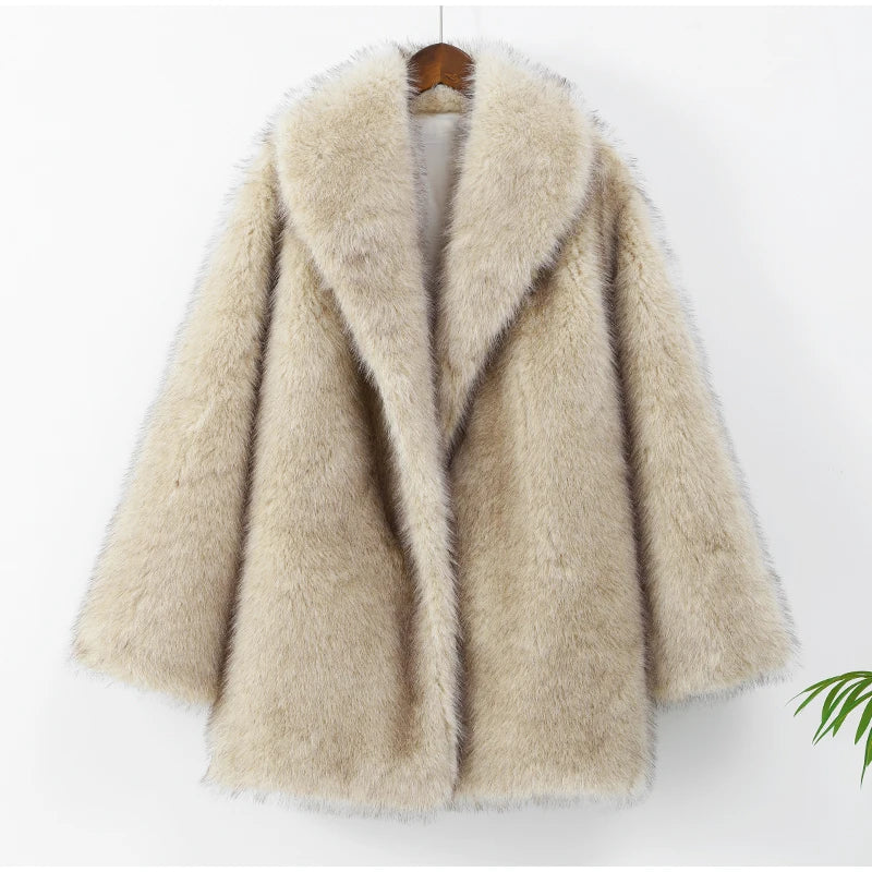 Stellar | Flauschiger Wintermantel aus Kunstfell – warm und elegant für Damen