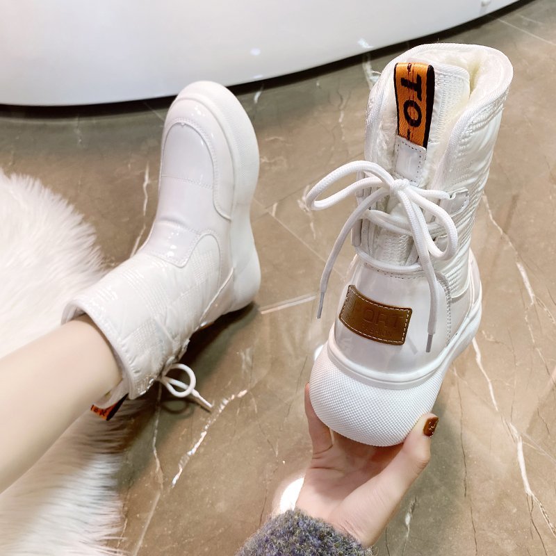 Heloina | Orthopädische Winterstiefel mit dickem Absatz und Schnürung hinten