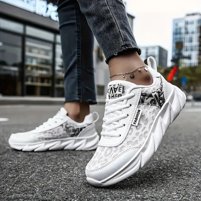 Zadie | Mesh Turnschuhe mit Buchstabenmuster für Frauen