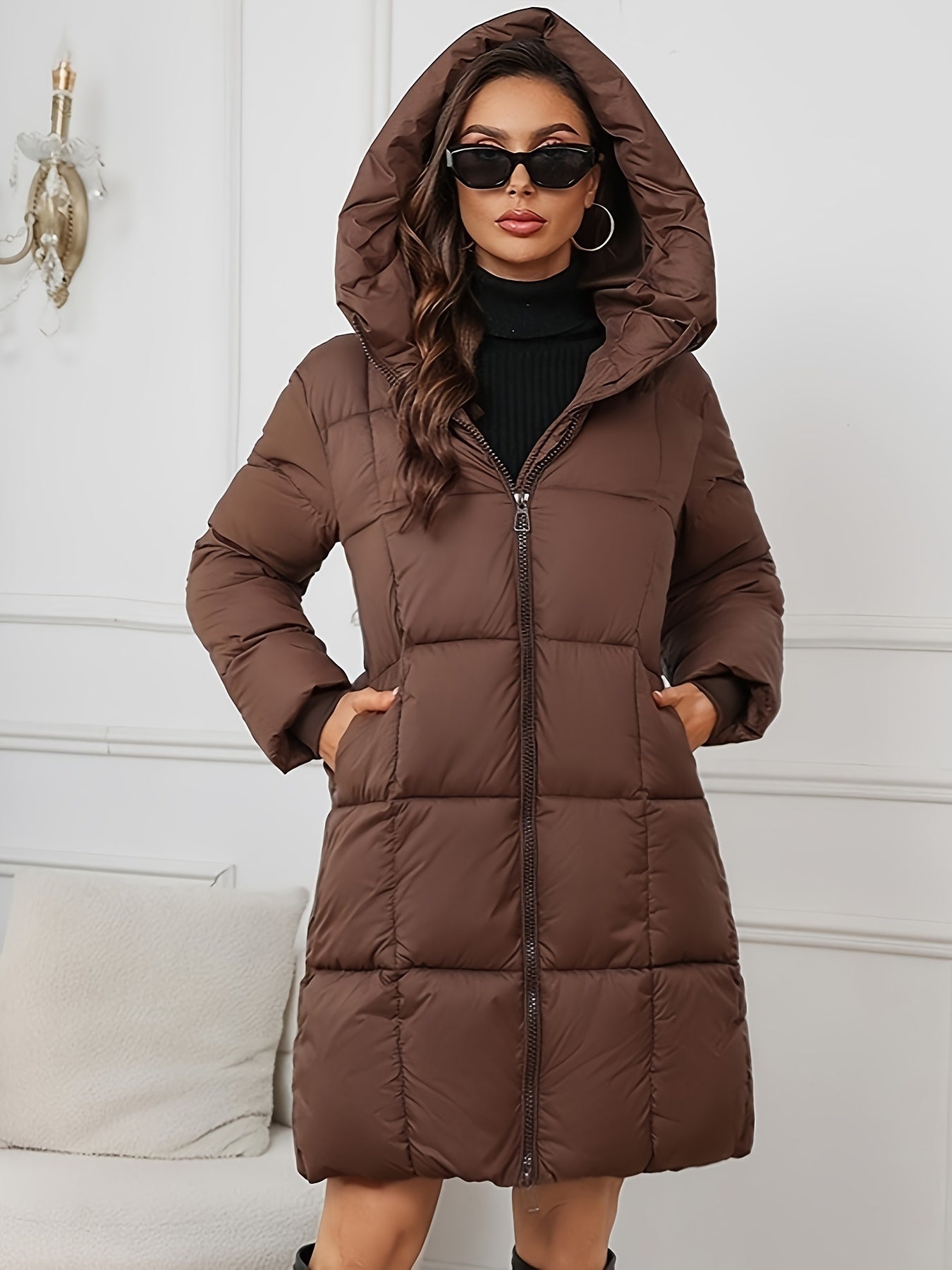 Miyu | Elegante mittellange Winterjacke mit Kapuze für Damen, gut gepolstert
