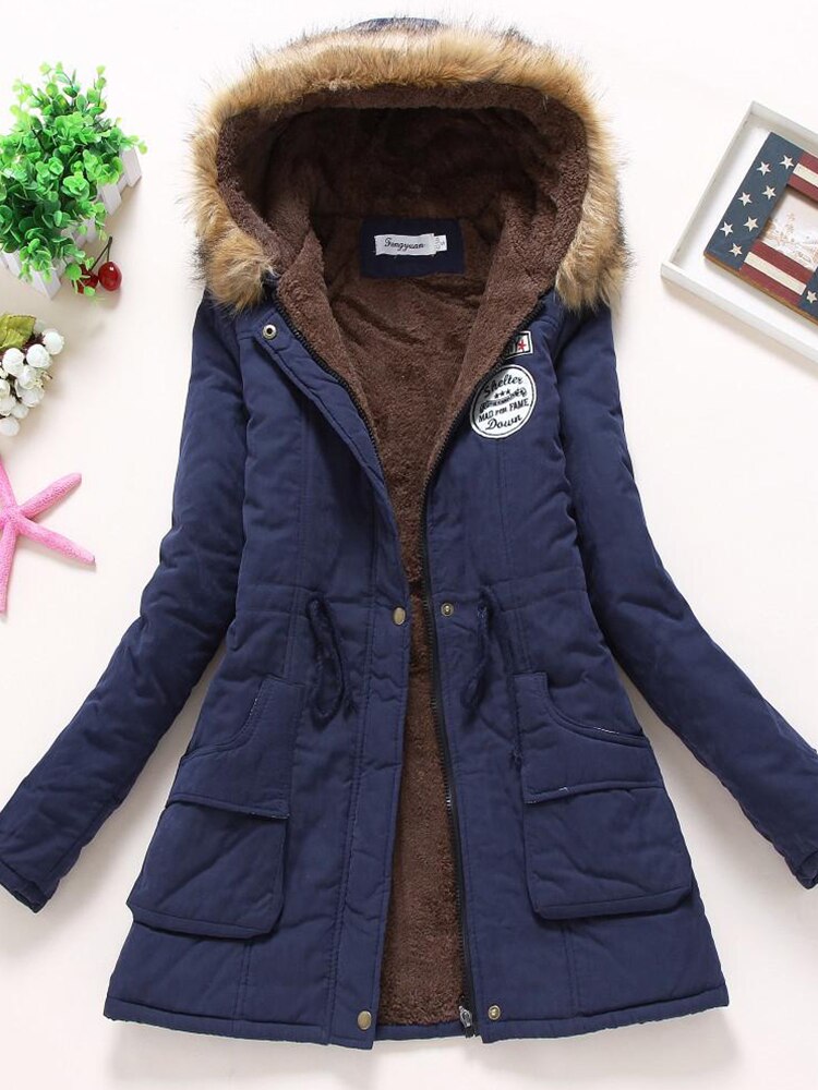 Vasilia | Winterjacke mit Kapuze aus Fleece und Futter aus Fell