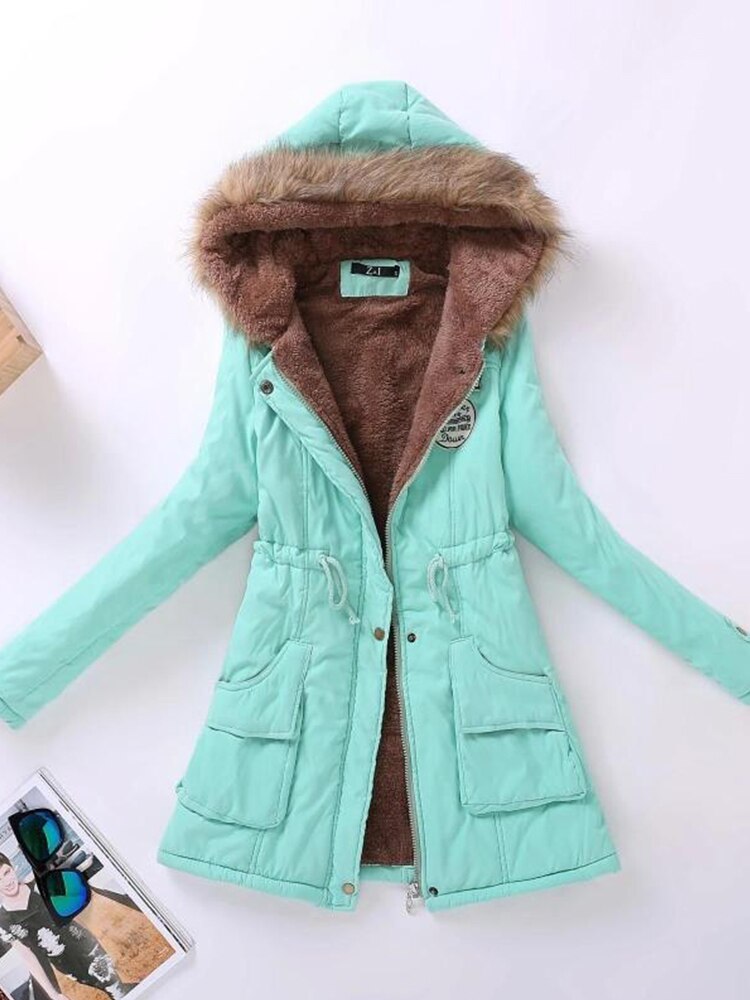Vasilia | Winterjacke mit Kapuze aus Fleece und Futter aus Fell