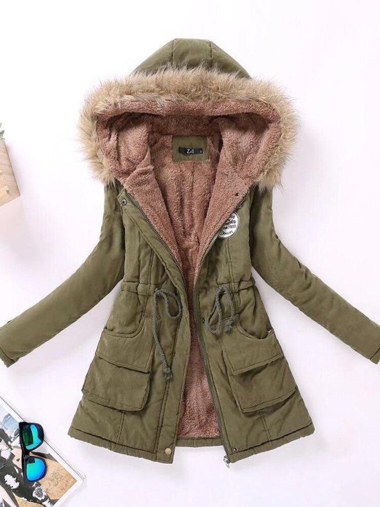 Vasilia | Winterjacke mit Kapuze aus Fleece und Futter aus Fell