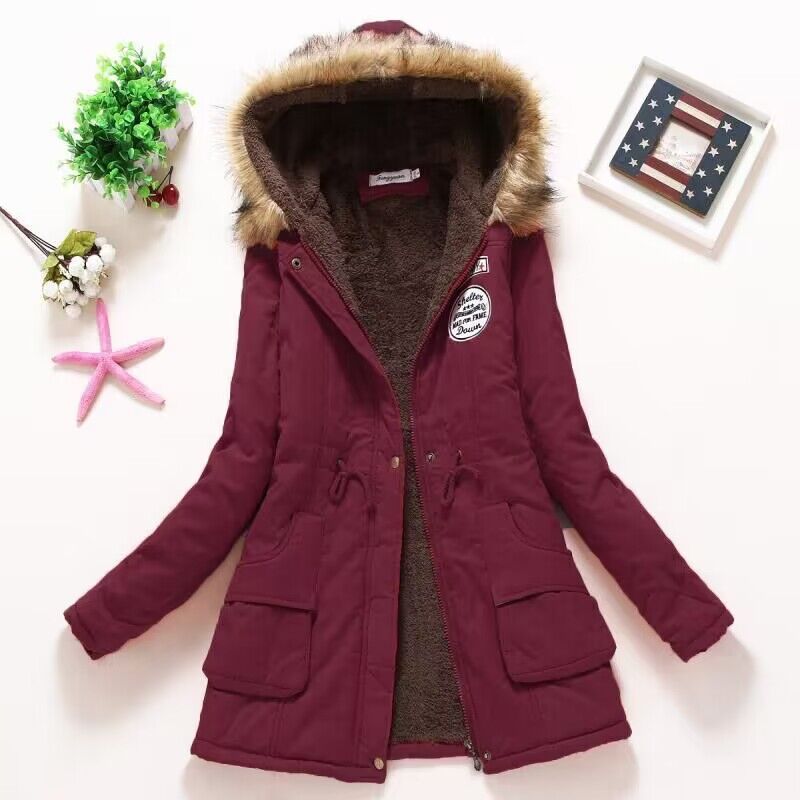 Vasilia | Winterjacke mit Kapuze aus Fleece und Futter aus Fell