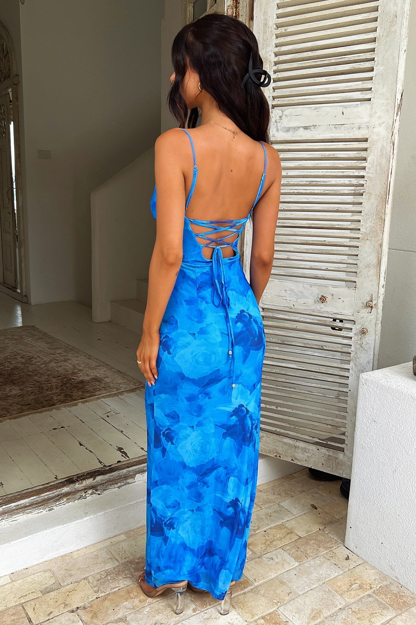 eldy | Blaues Blumen-Maxi-Kleid mit Rückenfreier Design