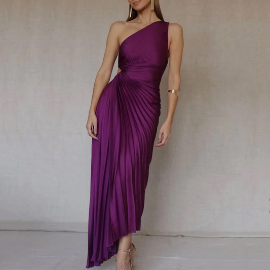 Sabel | Plissee-Kleid mit einer Schulter: Elegante Frauen