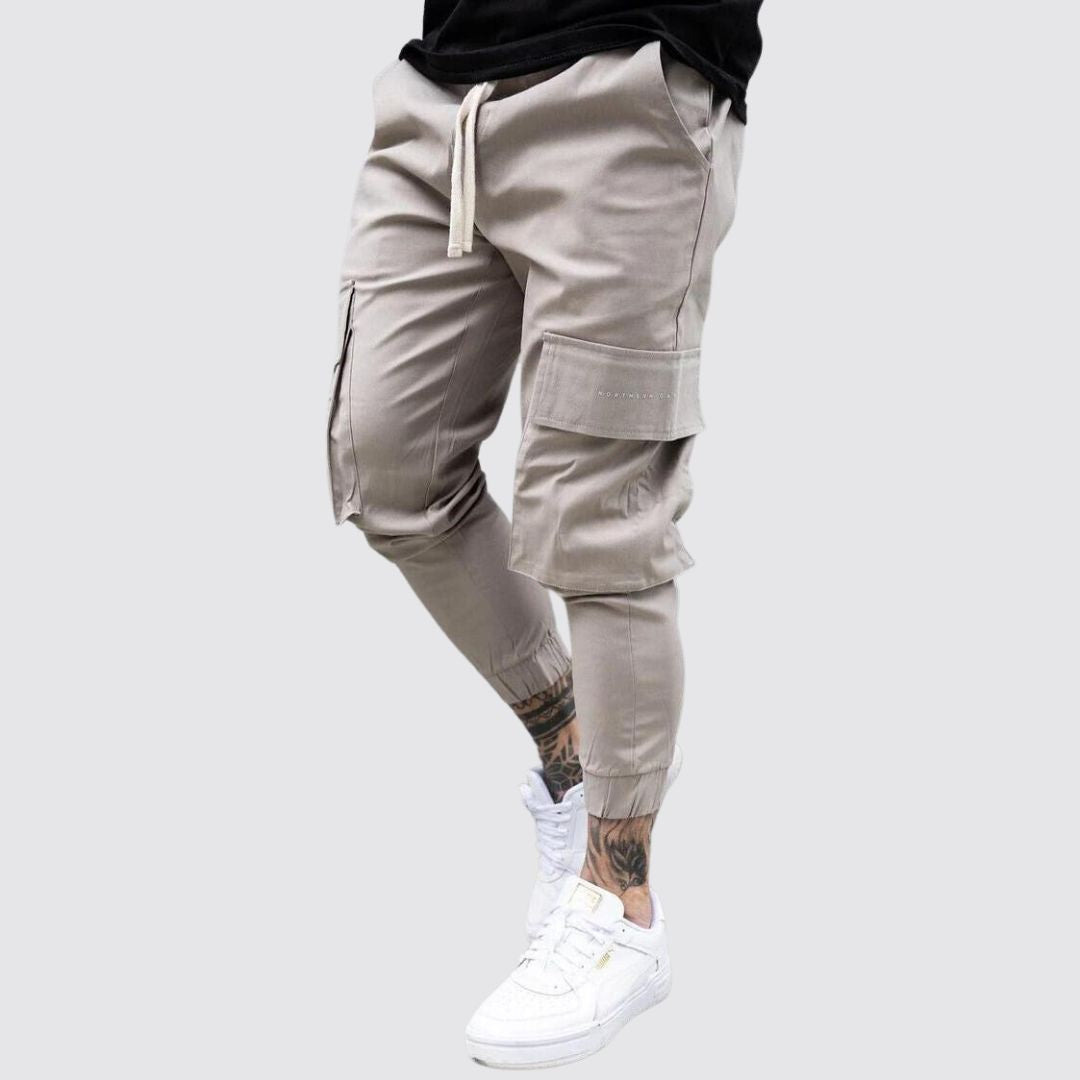 Noah | Urbane Cargo-Jogginghose mit Bündchen und praktischen Taschen