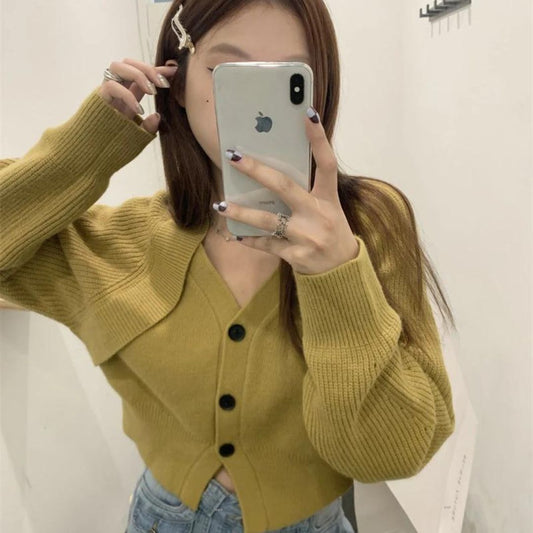 Briane | V-Ausschnitt Rippstrick-Cardigan mit Knopfverschluss