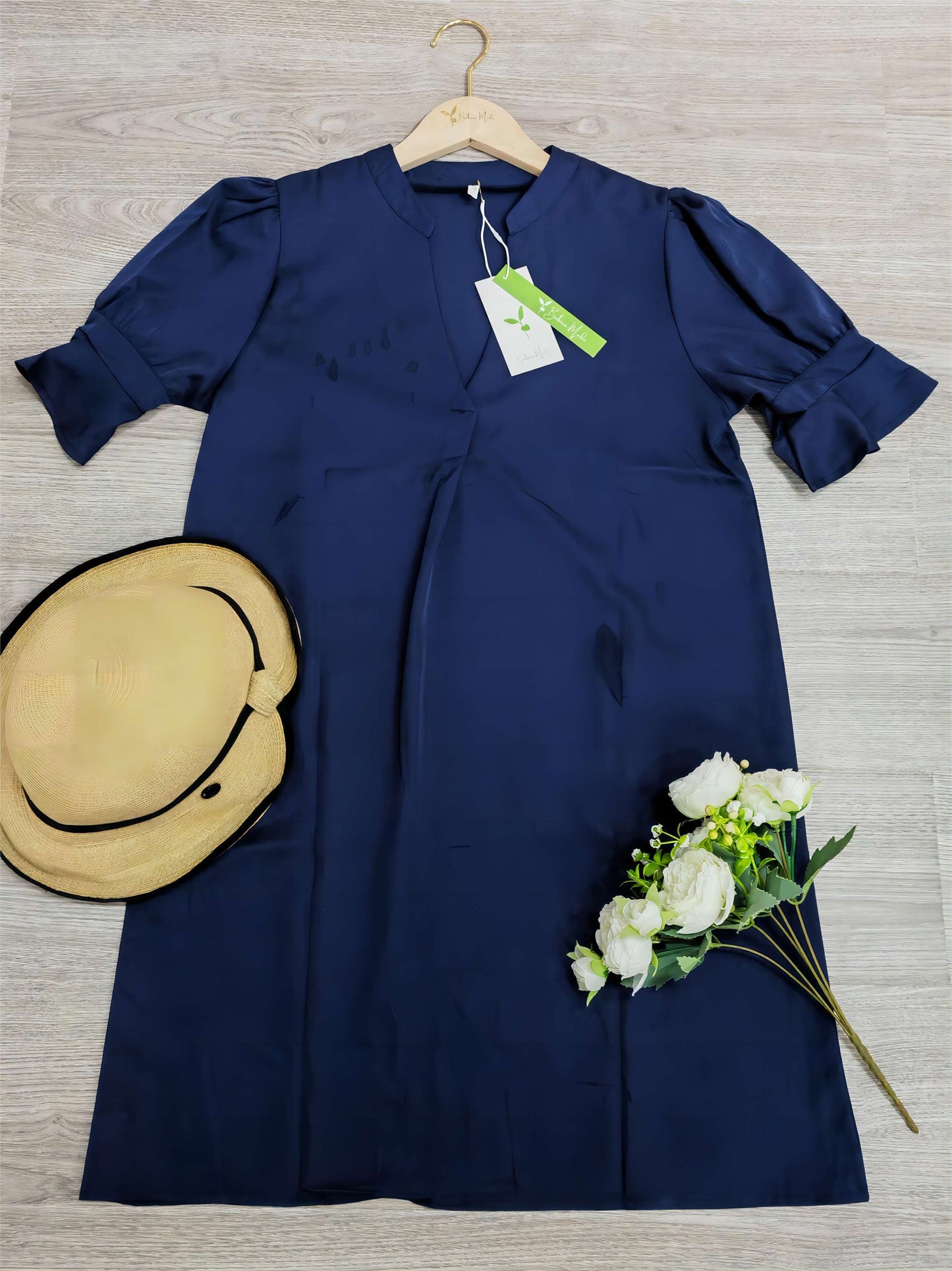 Laurelle | Stilvolles Einfarbiges Minikleid mit Halben Ärmeln