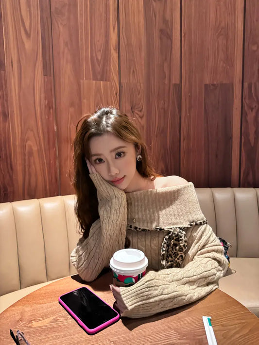 Offie | Damen Off-Shoulder Leopard Pullover – Strick mit Schleifen-Detail