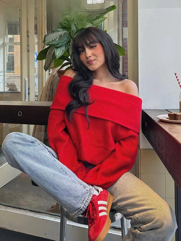 Ulyne | Modischer pullover mit schulterfreiem schnitt