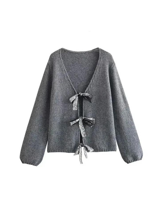 Selen | Exquisite Strickjacke mit Fliege und Pailletten vorne