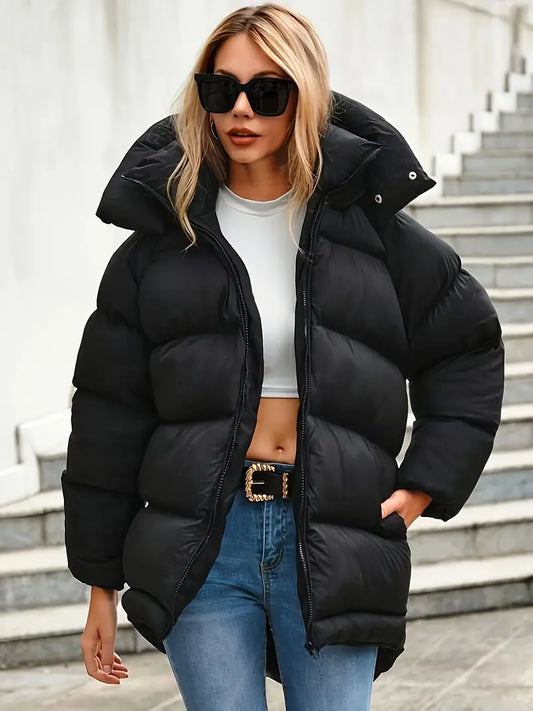 Kyeni | Eleganter schwarzer Wintermantel mit Kapuze für Frauen - schick und einfach