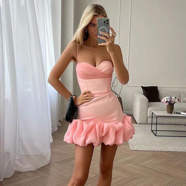 Gisele |  Kleid mit Herzausschnitt und Rüschen-Saum