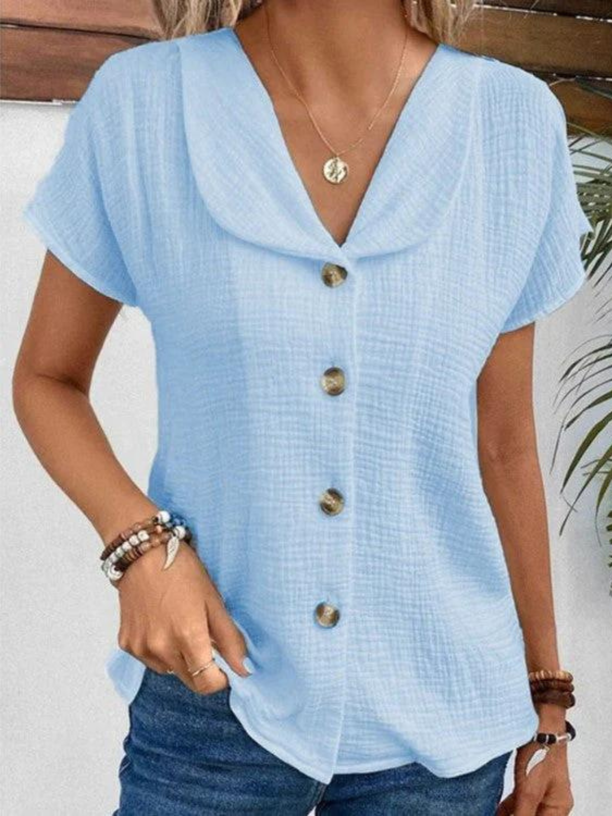 Elina  | Modische Bluse mit Stehkragen und Knöpfenk