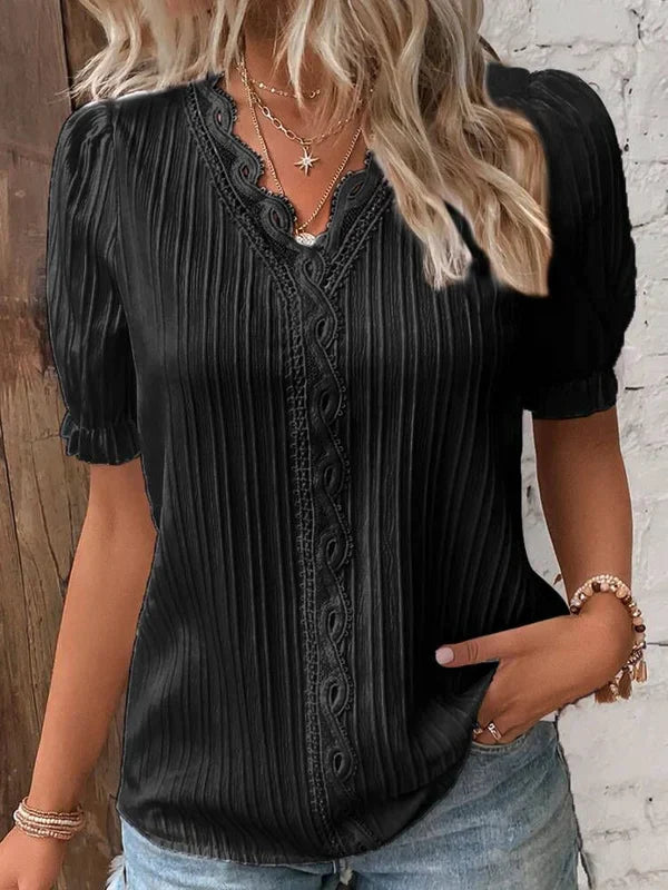 Meredith | Elegantes Shirt mit V-Ausschnitt und schlichter Spitze