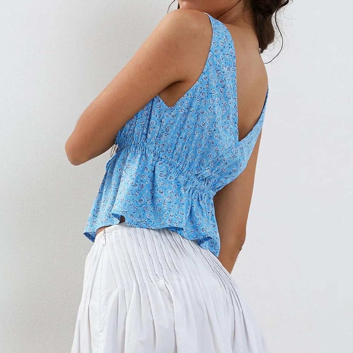 Zenette | Geblümtes Crop Top mit tiefem V-Ausschnitt und Knopfleiste