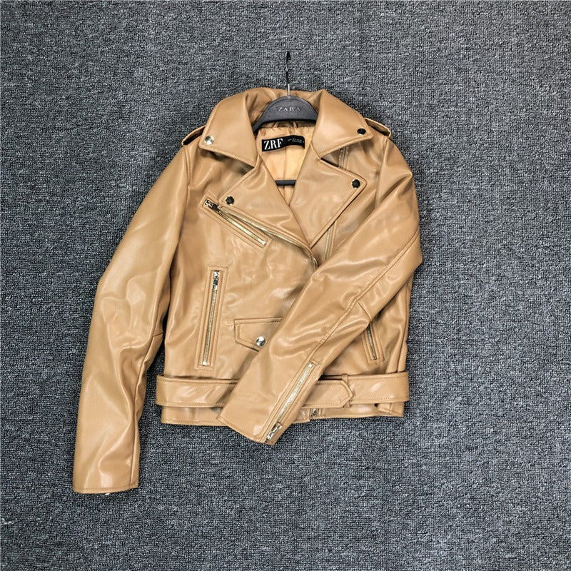 Ulene | Schmal geschnittene Lederjacke mit Taillengürtel