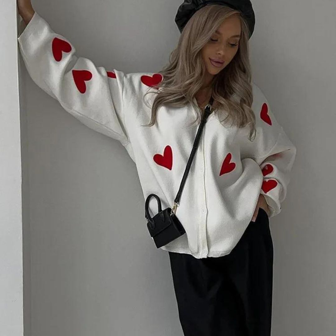 Elane | Strickjacke mit Herzmuster und Knopfleiste