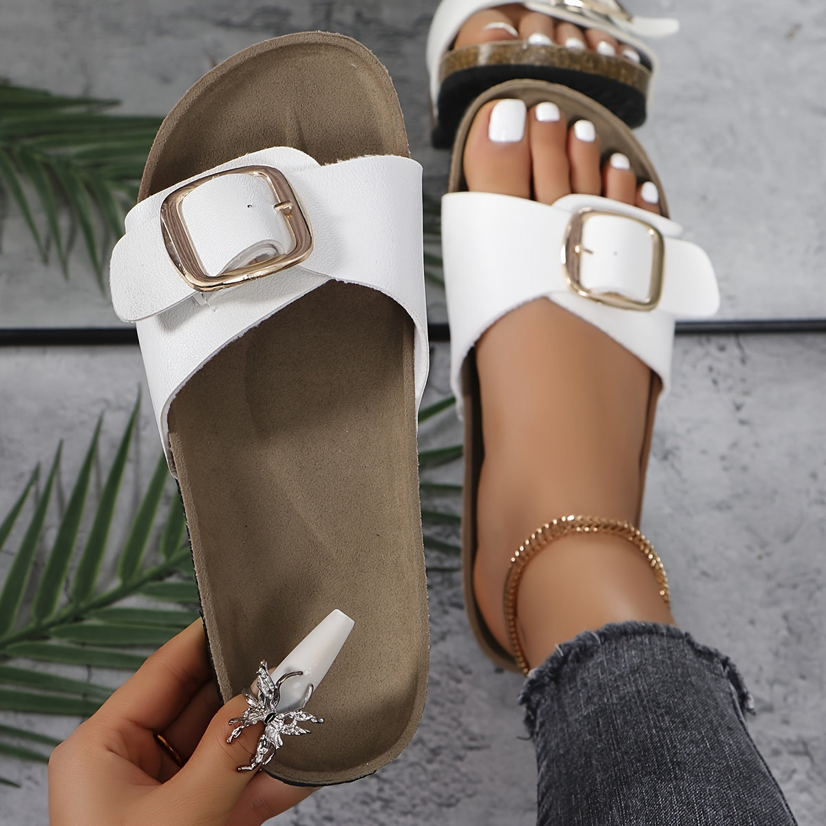 Zednae | Weiße Slipper mit Schnalle