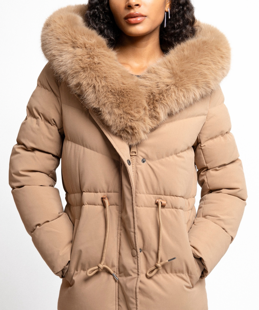 Damen Wintermantel | Lange Steppjacke | Warm Gefüttert | Kapuze mit Imitationsfell