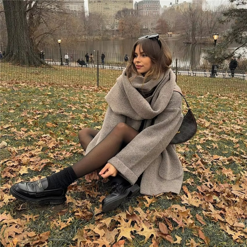 Thalie | Kuscheliger Strickmantel mit Schal für Damen – Komfort und Eleganz