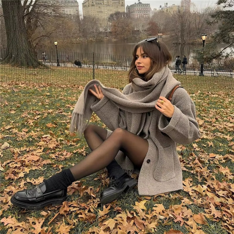 Thalie | Kuscheliger Strickmantel mit Schal für Damen – Komfort und Eleganz