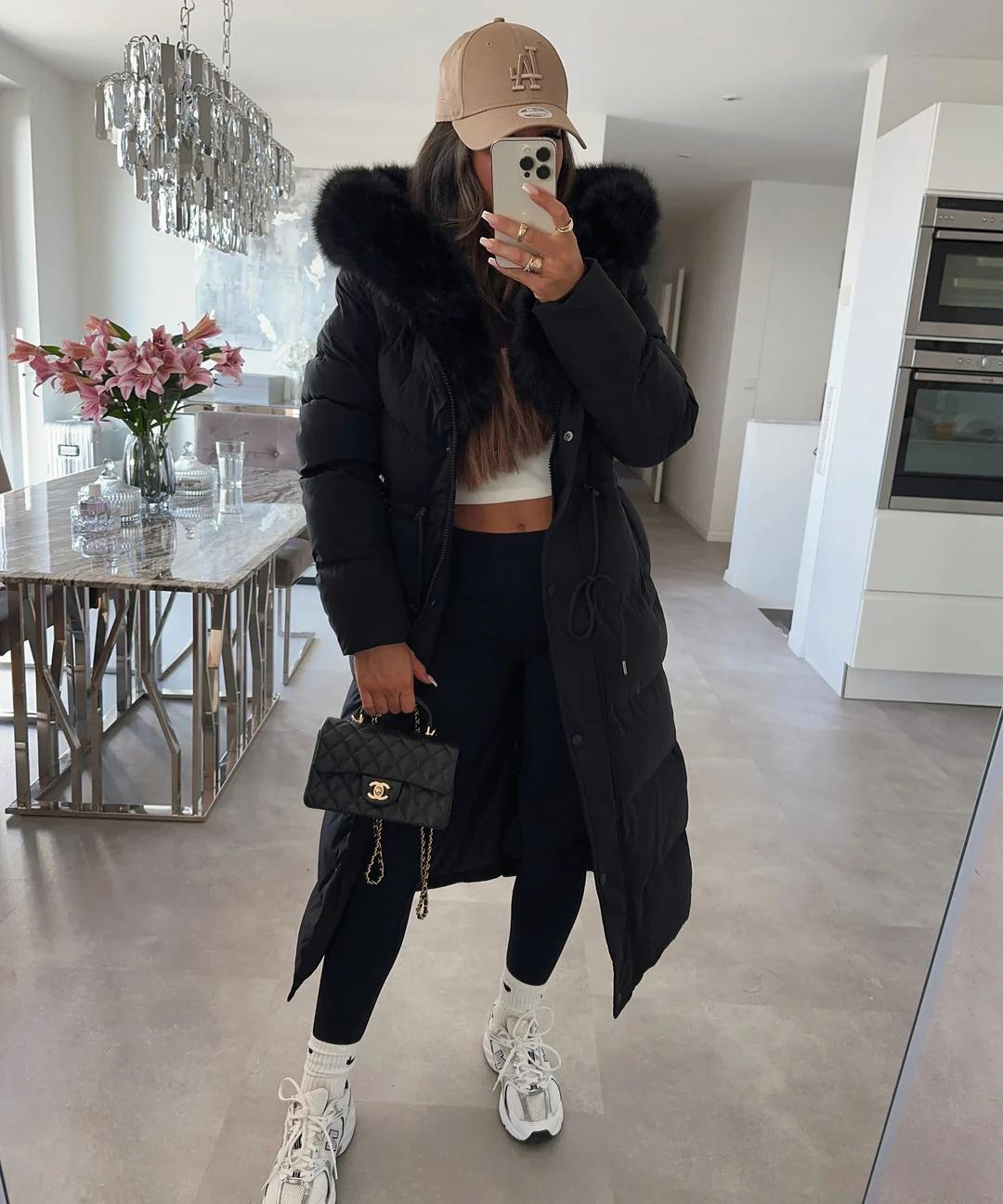 Damen Wintermantel | Lange Steppjacke | Warm Gefüttert | Kapuze mit Imitationsfell