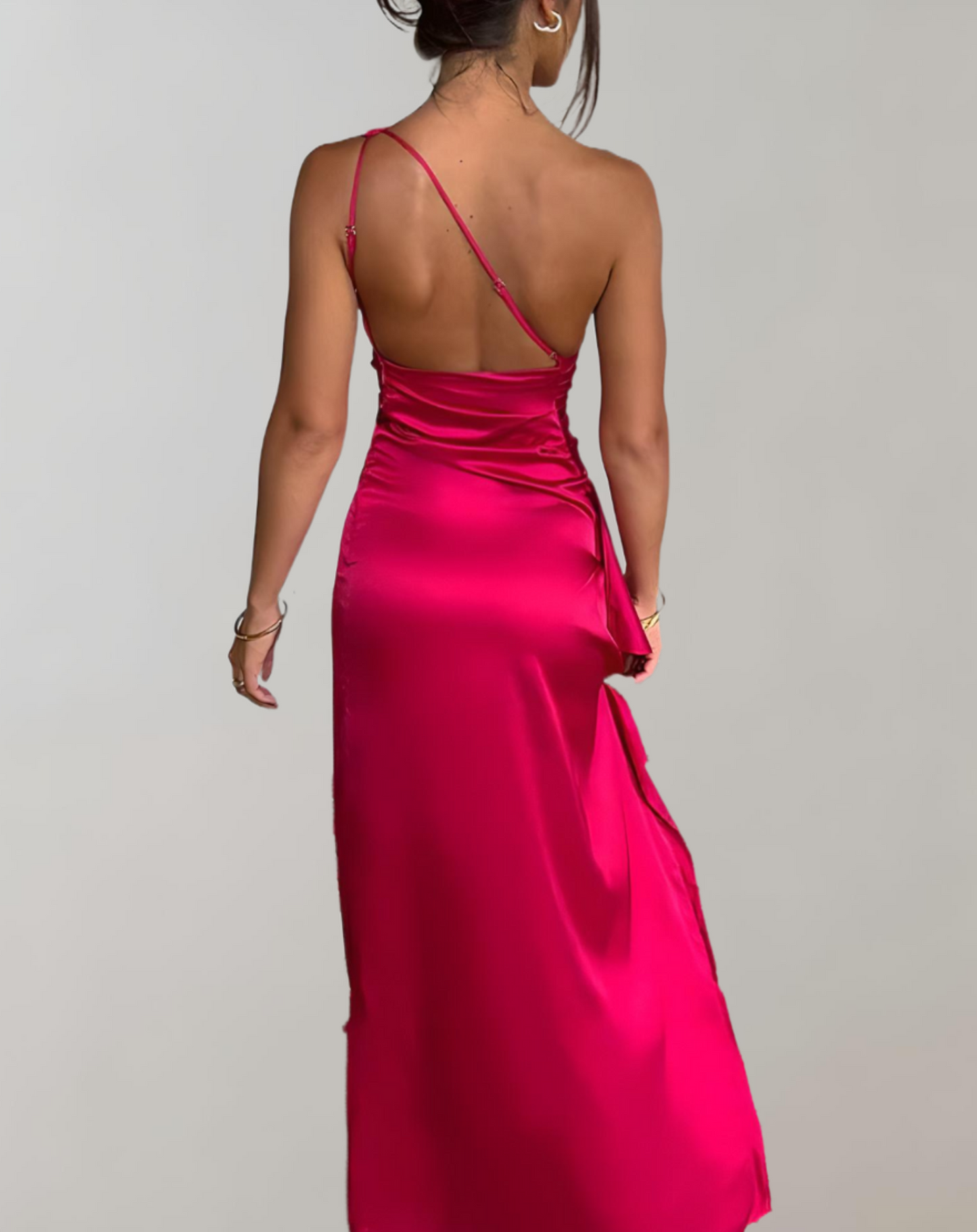 Calli | Das glänzende Schlitzkleid für Damen 2024