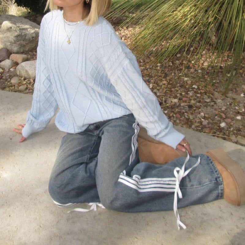 Helena - Jeans mit weitem Bein, Seitenstreifen und Schnürdetails