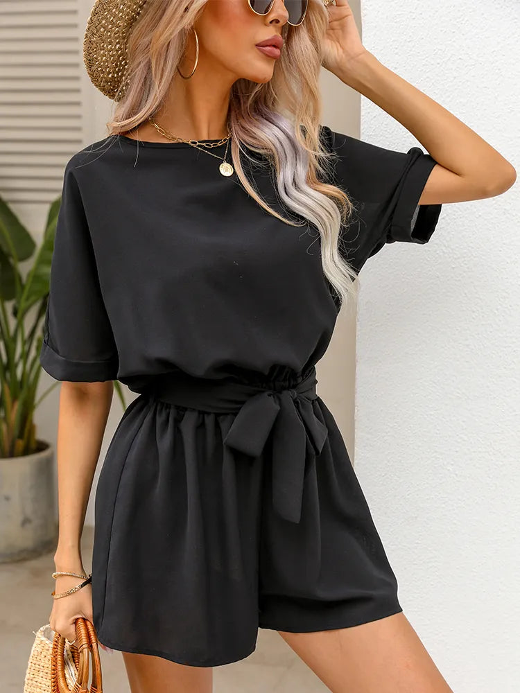 Sonaya | Gürtel-Jumpsuit mit Rundhalsausschnitt