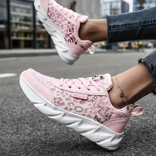Zadie | Mesh Turnschuhe mit Buchstabenmuster für Frauen