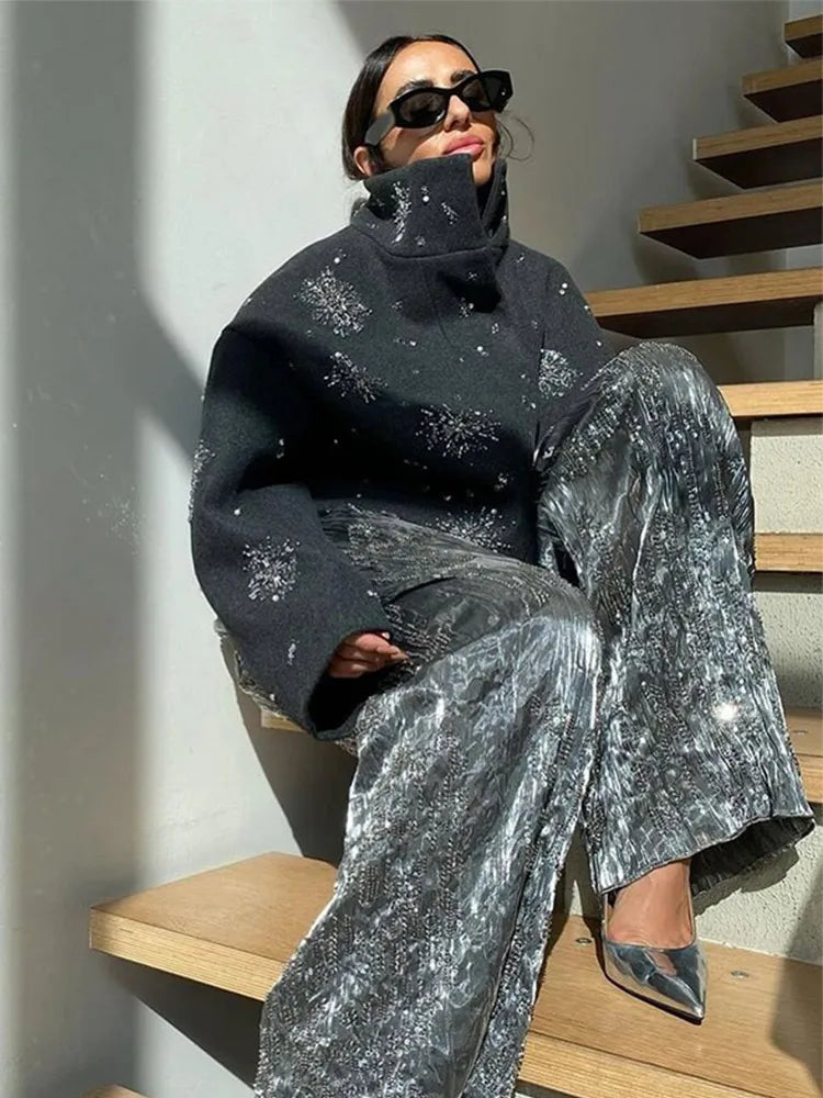 Pheya | Wollmantel mit Perlenblumen-Design