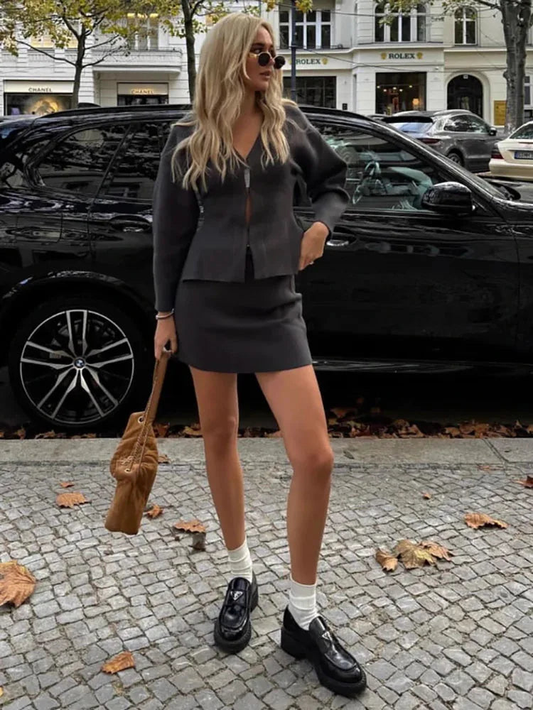 Nicse | Elegantes Strick-Set mit V-Ausschnitt und Minirock für Damen