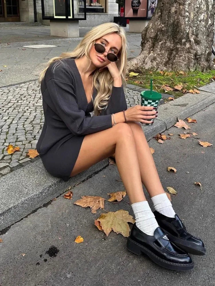 Nicse | Elegantes Strick-Set mit V-Ausschnitt und Minirock für Damen